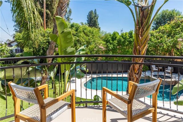5242 Topeka Drive, Tarzana, CA 91356