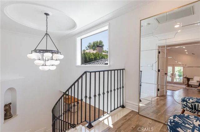 5242 Topeka Drive, Tarzana, CA 91356