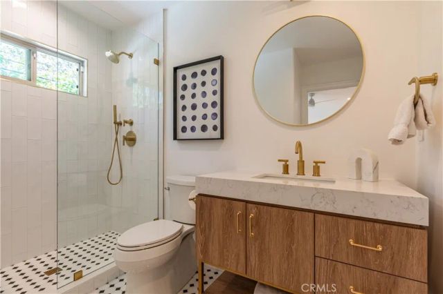5242 Topeka Drive, Tarzana, CA 91356