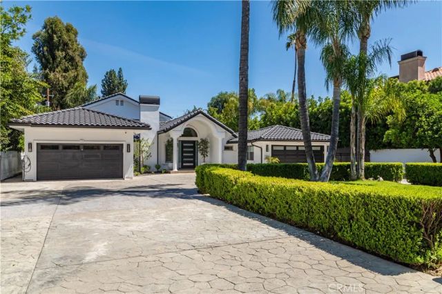 5242 Topeka Drive, Tarzana, CA 91356