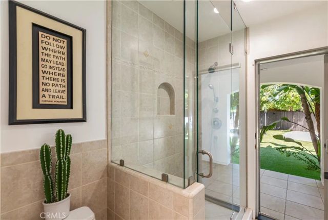 5242 Topeka Drive, Tarzana, CA 91356
