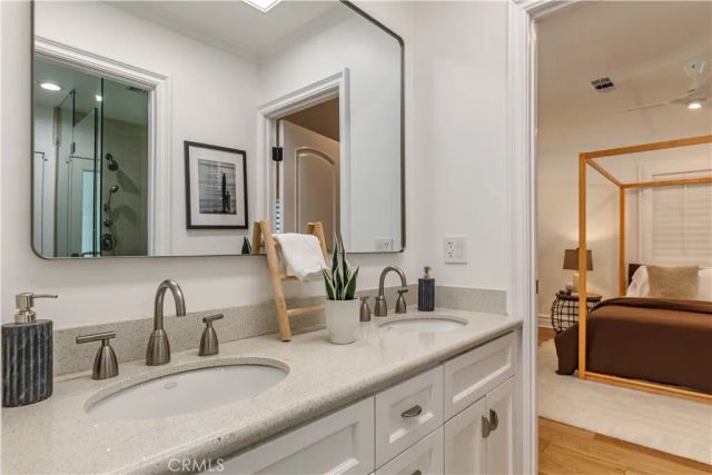 5242 Topeka Drive, Tarzana, CA 91356