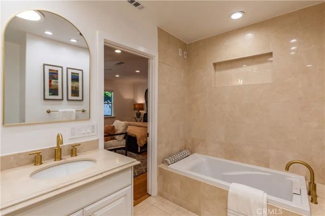5242 Topeka Drive, Tarzana, CA 91356