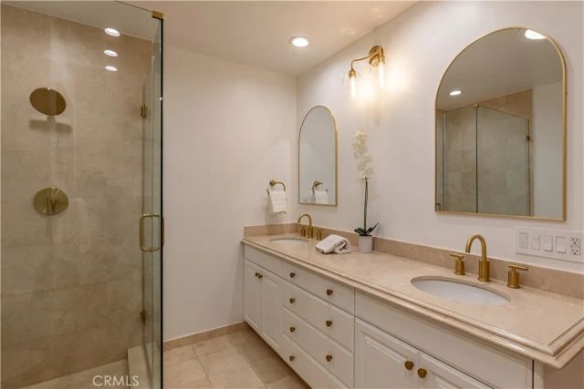 5242 Topeka Drive, Tarzana, CA 91356