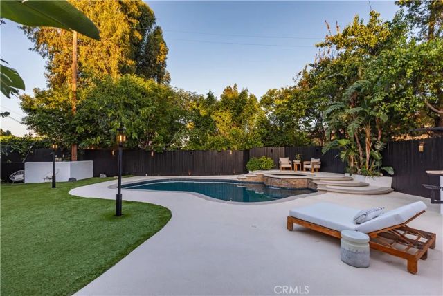 5242 Topeka Drive, Tarzana, CA 91356