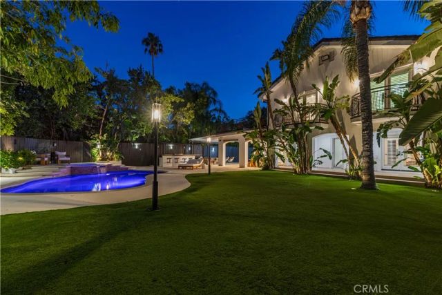5242 Topeka Drive, Tarzana, CA 91356
