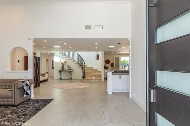5242 Topeka Drive, Tarzana, CA 91356