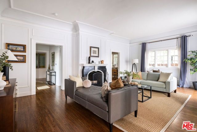 6148 San Vicente Boulevard, Los Angeles, CA 90048