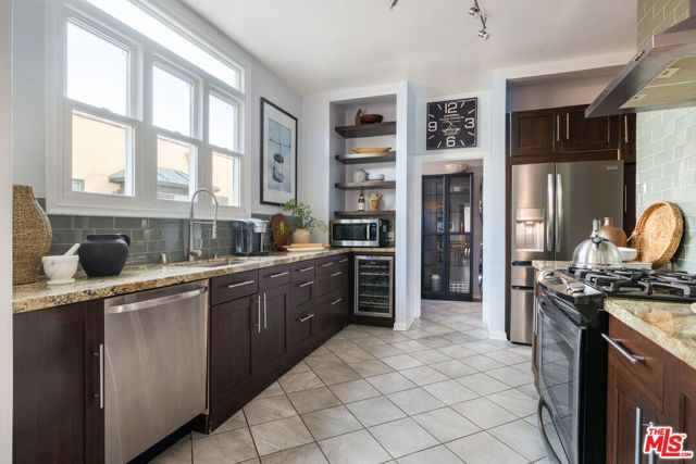 6148 San Vicente Boulevard, Los Angeles, CA 90048