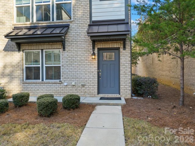 332 Hastings Run Drive, Charlotte, NC 28211
