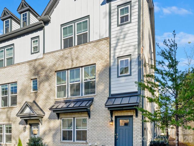 332 Hastings Run Drive, Charlotte, NC 28211