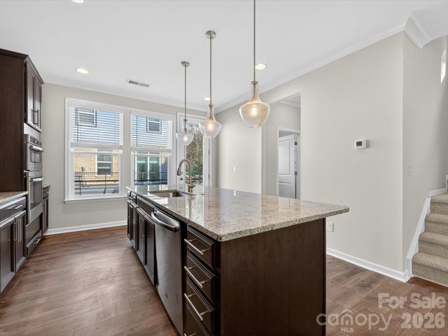 332 Hastings Run Drive, Charlotte, NC 28211