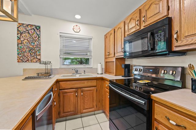 360 High Point Court C, Boynton Beach, FL 33435