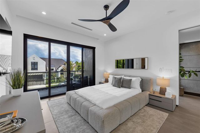 727 NE 17th Way, Fort Lauderdale, FL 33304