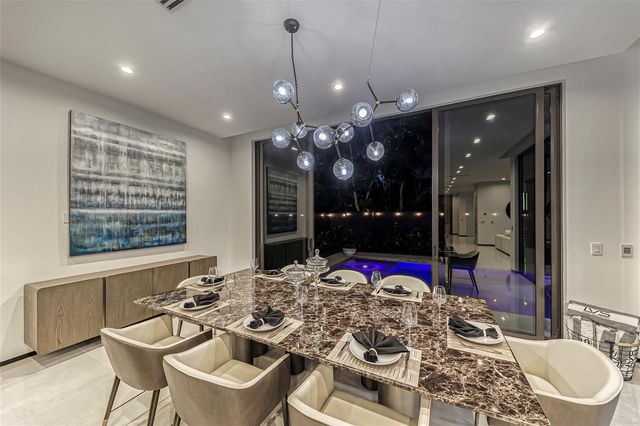 727 NE 17th Way, Fort Lauderdale, FL 33304