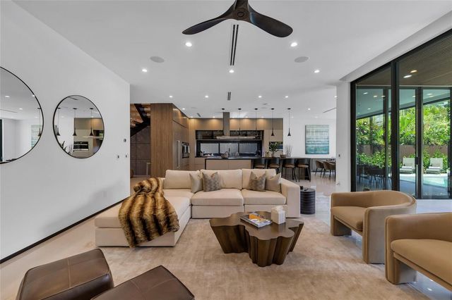 727 NE 17th Way, Fort Lauderdale, FL 33304