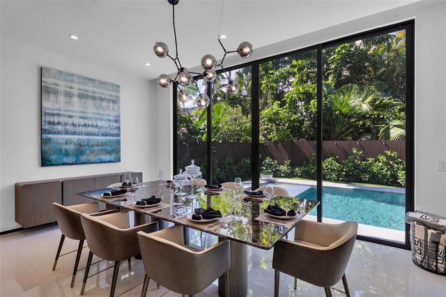 727 NE 17th Way, Fort Lauderdale, FL 33304