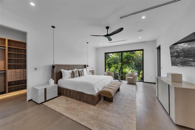 727 NE 17th Way, Fort Lauderdale, FL 33304