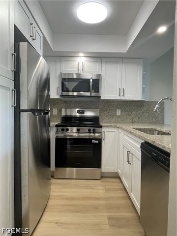 835 Gleason PKWY 3, Cape Coral, FL 33914