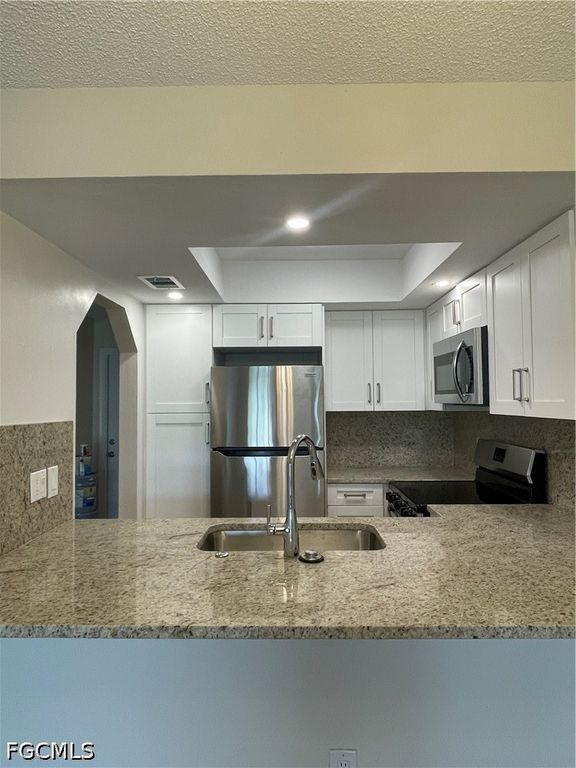 835 Gleason PKWY 3, Cape Coral, FL 33914