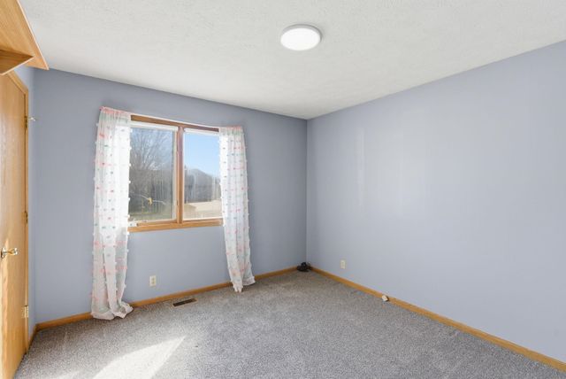 1137 N Burrows St, Belle Plaine, KS 67013