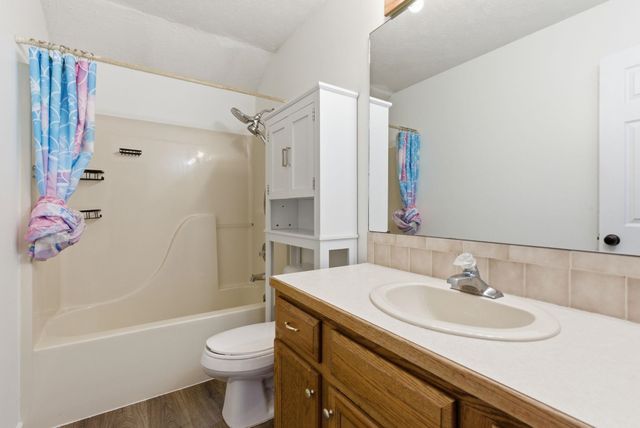 1137 N Burrows St, Belle Plaine, KS 67013