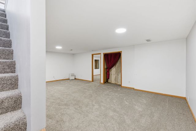 1137 N Burrows St, Belle Plaine, KS 67013