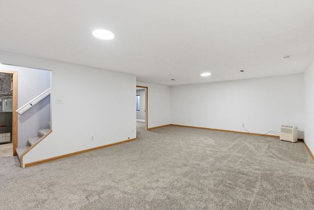 1137 N Burrows St, Belle Plaine, KS 67013