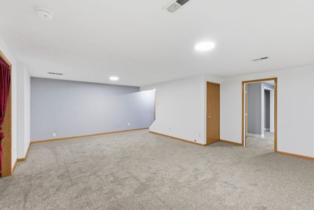 1137 N Burrows St, Belle Plaine, KS 67013