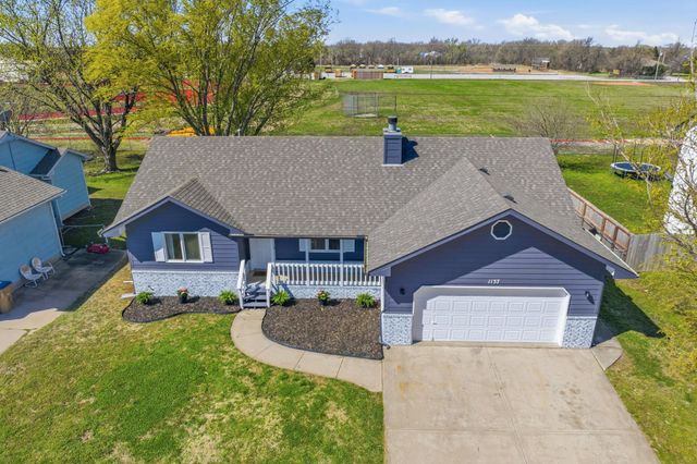 1137 N Burrows St, Belle Plaine, KS 67013