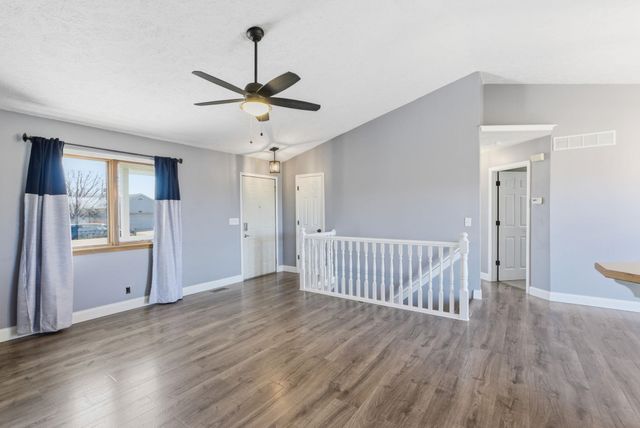 1137 N Burrows St, Belle Plaine, KS 67013