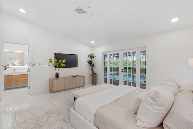 695 NW 107th Ln, Coral Springs, FL 33071