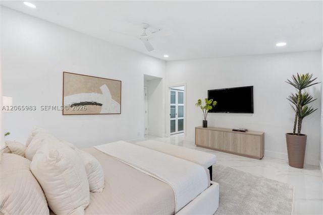 695 NW 107th Ln, Coral Springs, FL 33071