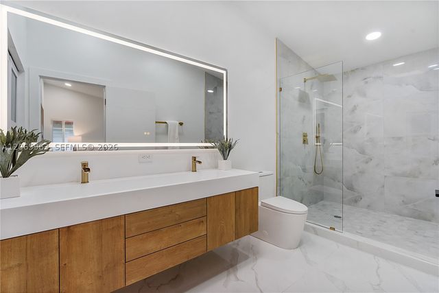 695 NW 107th Ln, Coral Springs, FL 33071