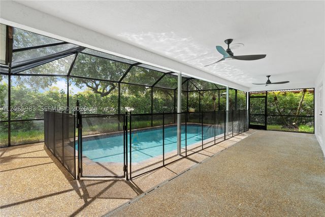 695 NW 107th Ln, Coral Springs, FL 33071