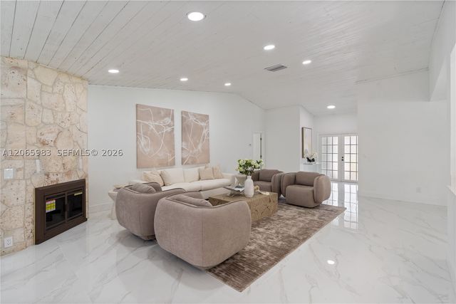 695 NW 107th Ln, Coral Springs, FL 33071