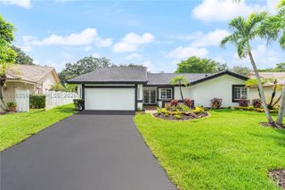 695 NW 107th Ln, Coral Springs, FL 33071