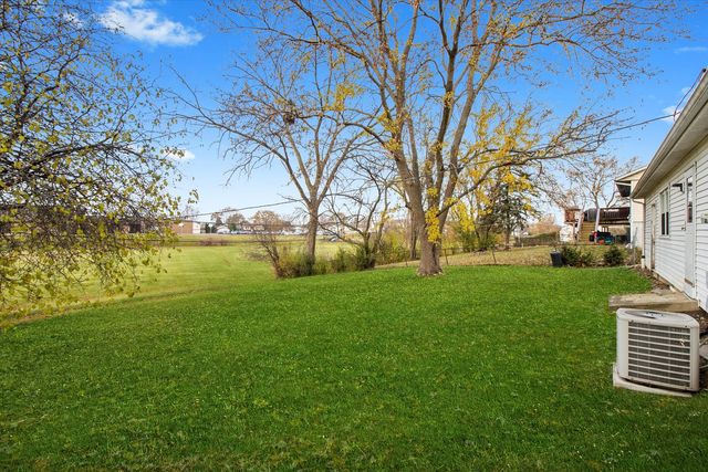 228 Kosan Circle, Streamwood, IL 60107