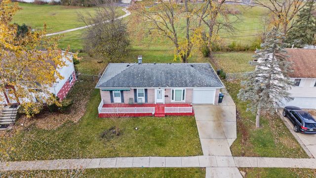 228 Kosan Circle, Streamwood, IL 60107