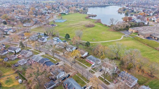 228 Kosan Circle, Streamwood, IL 60107