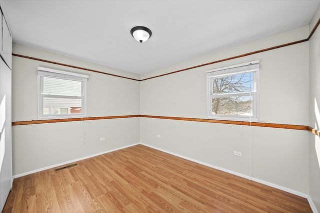 228 Kosan Circle, Streamwood, IL 60107