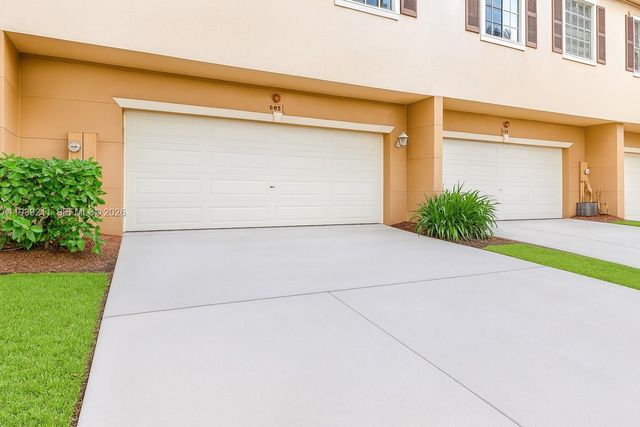 4581 Danson Way, Delray Beach, FL 33445