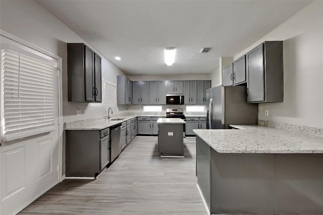 1622 Sandy Park Drive, Houston, TX 77339