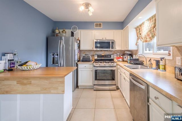 19 Valsumo, Newark, NJ 07105