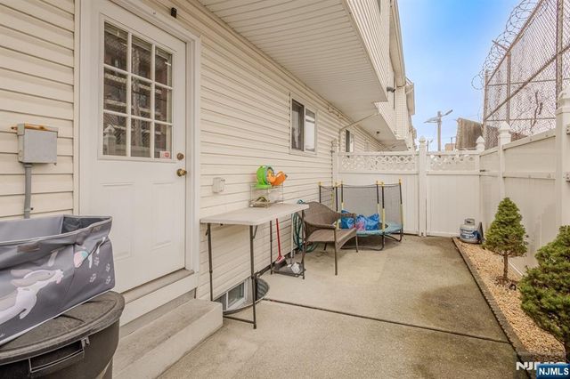 19 Valsumo, Newark, NJ 07105