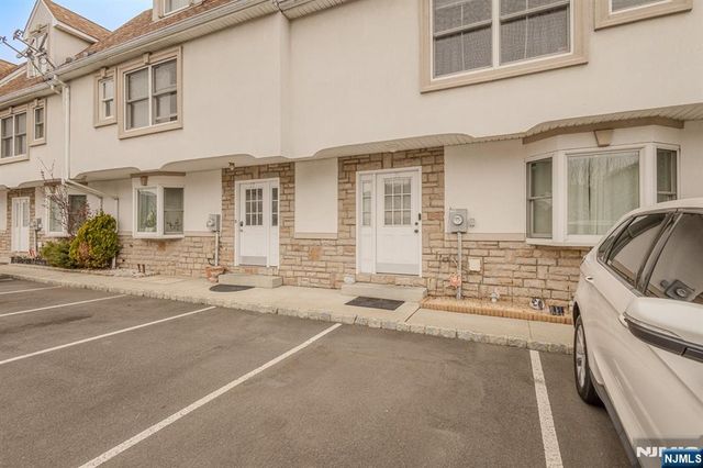 19 Valsumo, Newark, NJ 07105