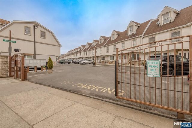 19 Valsumo, Newark, NJ 07105