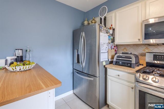 19 Valsumo, Newark, NJ 07105