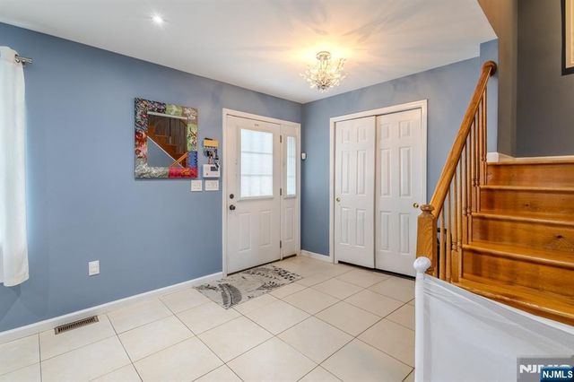 19 Valsumo, Newark, NJ 07105