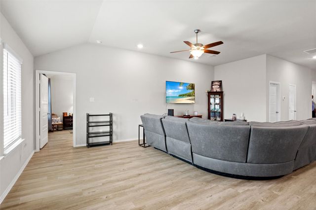 1243 Steed Bluff Drive, Alvin, TX 77511